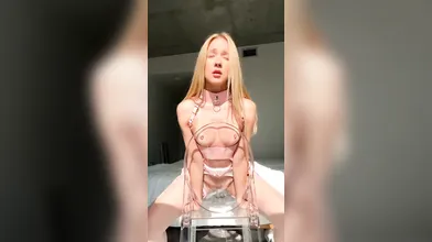 She's A Pretty Whore