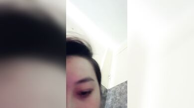Colok -colok memek dulu guys