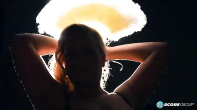 Busty Burlesk - Liza Biggs