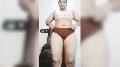 Gouthami reddy manthena sexy Randi wearing white bra and chudidar in bedroom