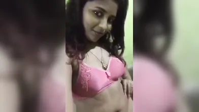 Gouthami reddy manthena having a selfie nude video showing sexy bra and boobs
