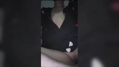 Adek Riani colmek