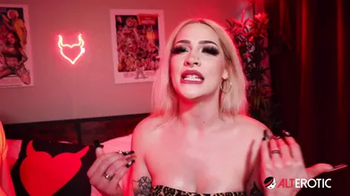 Scarlett Synn does her 1st Ever Girl/Girl scene with Titi Ramone