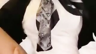 Jilbab pura pura tidur tapi menikmati