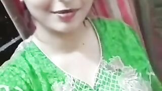 Gouthami reddy manthena having nude selfie and showing her bra and milky boobs