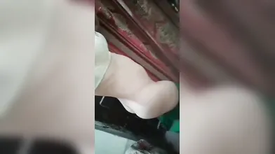 Gouthami reddy manthena having nude selfie and showing her bra and milky boobs