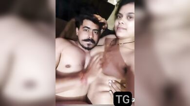 HInDI Hot Desi Couple
