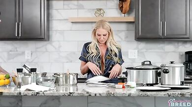 Stepmoms Creamy Dessert - S7:E4