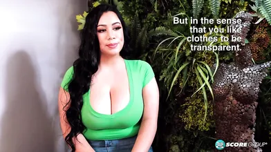Julia Mendoza: Tit Chat