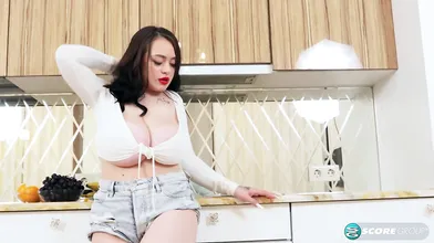 Kira Clark: Naked & Oiled