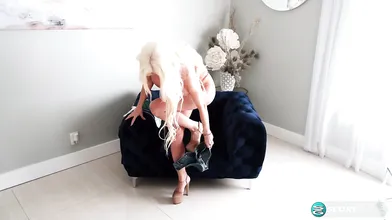 Bigger Is Better Says Barbie Nicole - Lisa Rose