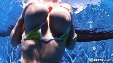 Big Tit Skinny Dip: Lana Ivans