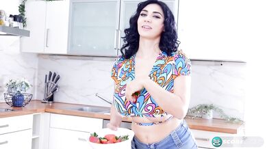 Alexya's Wild Strawberries - Luna Amor