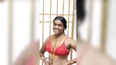 Tamil aunty nighty removing show