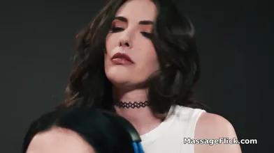 Sexy gamers innocent back rub turns to wild scissoring