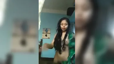 Bangla LIVEGIRLS Desi Gf Show Her Private Part