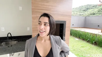 Con La Agente De Bienes Raices