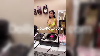 Teen Latina Dj