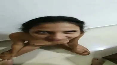 Desi Slim Girl Deepthrot