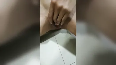 Desi Slim Girl Deepthrot