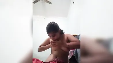Desi Teen Showing Boob