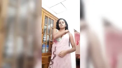 Lankan Teen Showing Nude