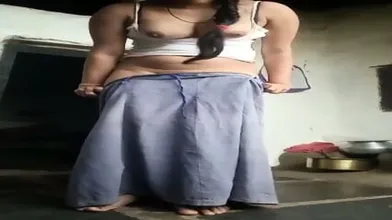 Desi Village Girl Showing Boob