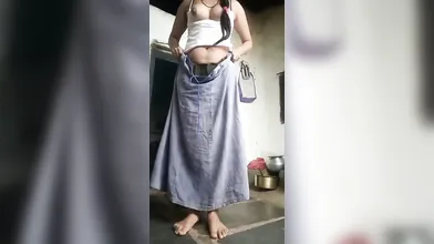 Desi Village Girl Showing Boob