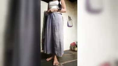 Desi Village Girl Showing Boob