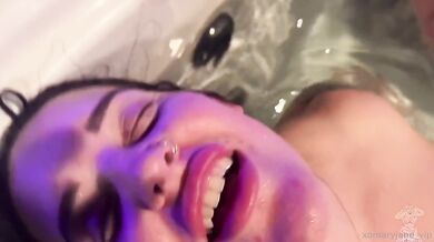 OF MaryJane (Lesbian Pool)