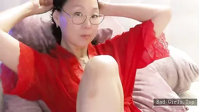 Big ass and tits asian mature pussy play and tease