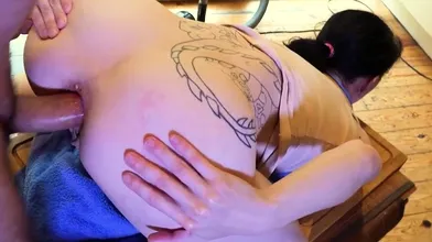 Ugly skinny housewife wants anal in the kitchen