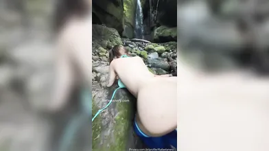 Loirinha Ninfetinha Dando No Meio Do Mato