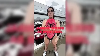 Fantasiada De Mulher Aranha Para O Carnaval