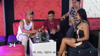 Morena Se Exibindo Na Balada Ate Encontrar Um Pau Que A Satisfaca