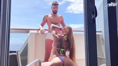 Viajou Pra Praia Soh Pra Dar Pro Maconheiro Do Tinder - Alexandra Cat