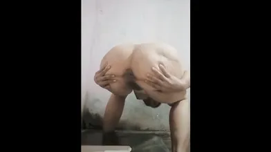 milf chubby nude selfie bathing