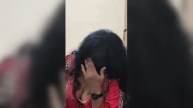 House Owner Tamil Aunty Foot Job And HJ To Trainer With Maid