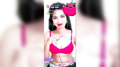 CUTE PRIYA Showing Boobs On Chamet Live ~ With FACE