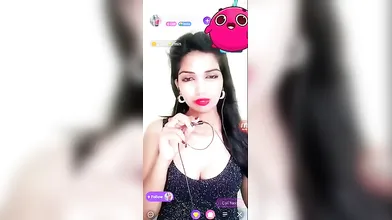 CUTE PRIYA Showing Boobs On Chamet Live ~ With FACE