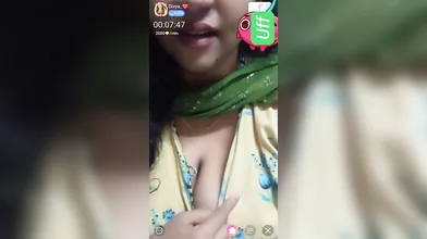 Divya On Chamet Boobs Show With Face
