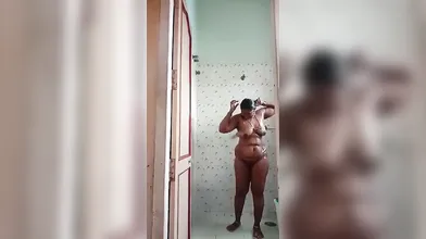 Tamil bhabi bathing