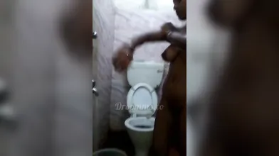 Mallu wife bathing recording by husband