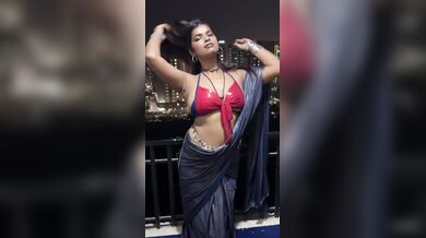 Desi latex saree kanumbo kunna tholich urakkan thonnum