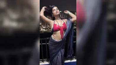 Desi latex saree kanumbo kunna tholich urakkan thonnum