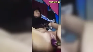 Bocil Hijab Colmek Pakai Terong Dirumah Sampai Becek