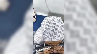 Kompilasi Mahasiswi Berhijab Kulum Kontol Pacar Dikampus