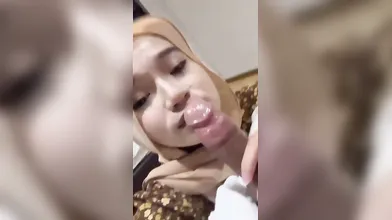 Ukhti Malay Cantik Banget Sepong Kontol Pacarnya