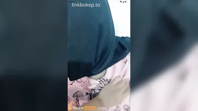 Hijab Polos Pasrah Kena Ewe Kakak