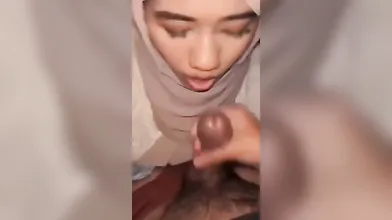 Kakak Hijab Ketagihan Kontol Adik
